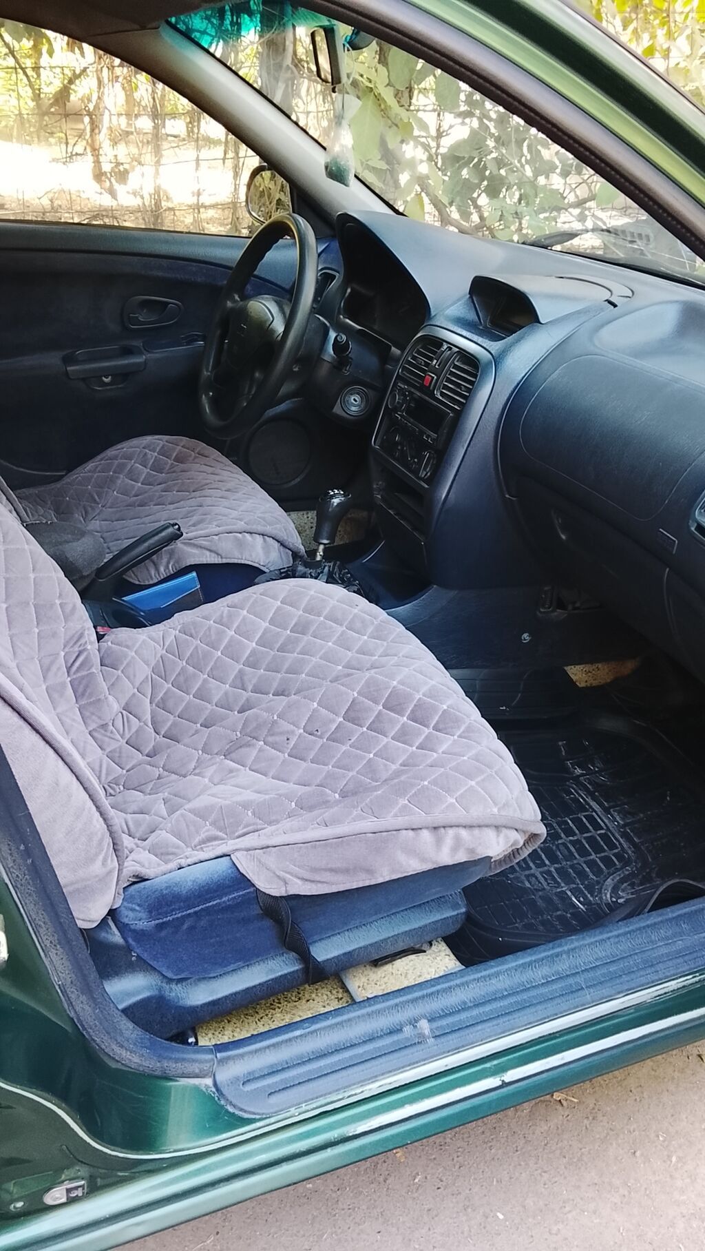 Mitsubishi Carisma: 2000 г., 1.8 л, Механика, Бензин, Седан: фото 3