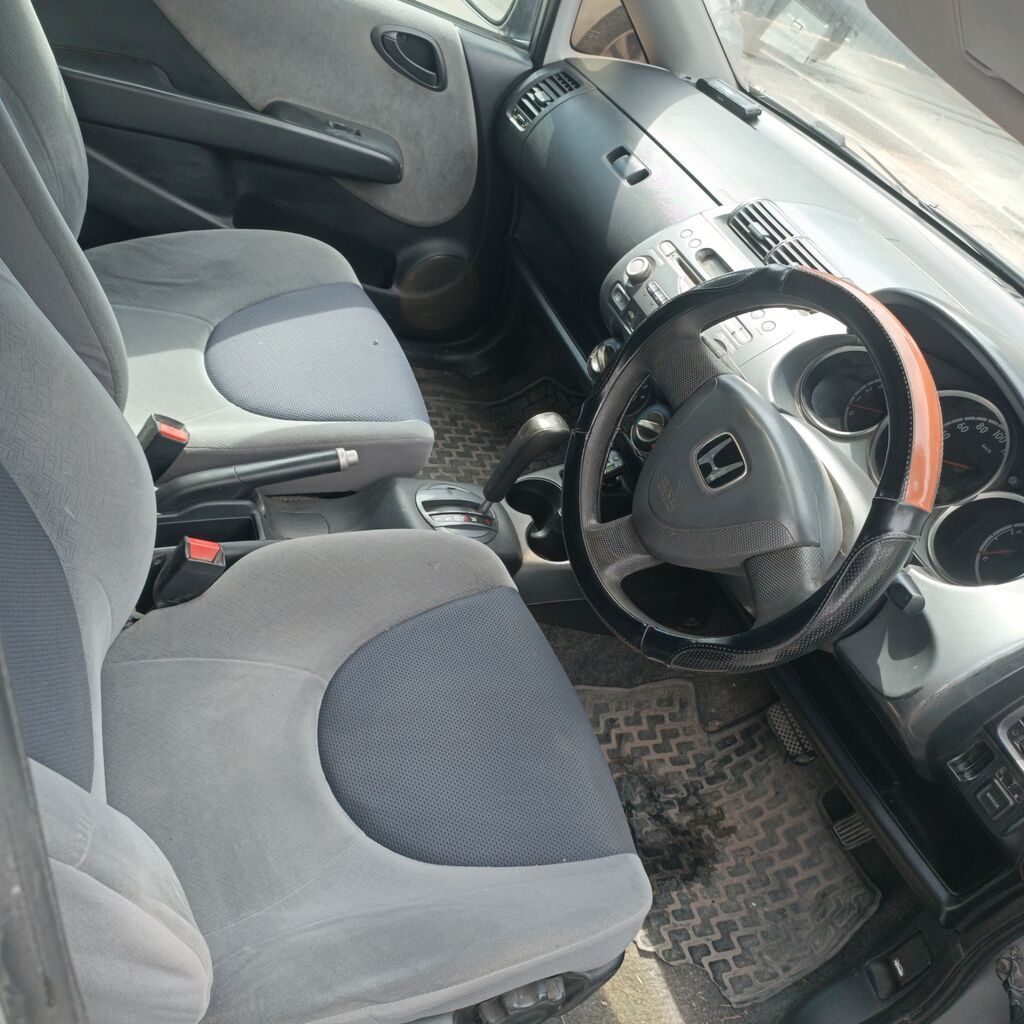 Honda Fit: 2003 г., 1.3 л, Вариатор, Бензин, Хэтчбэк: фото 4