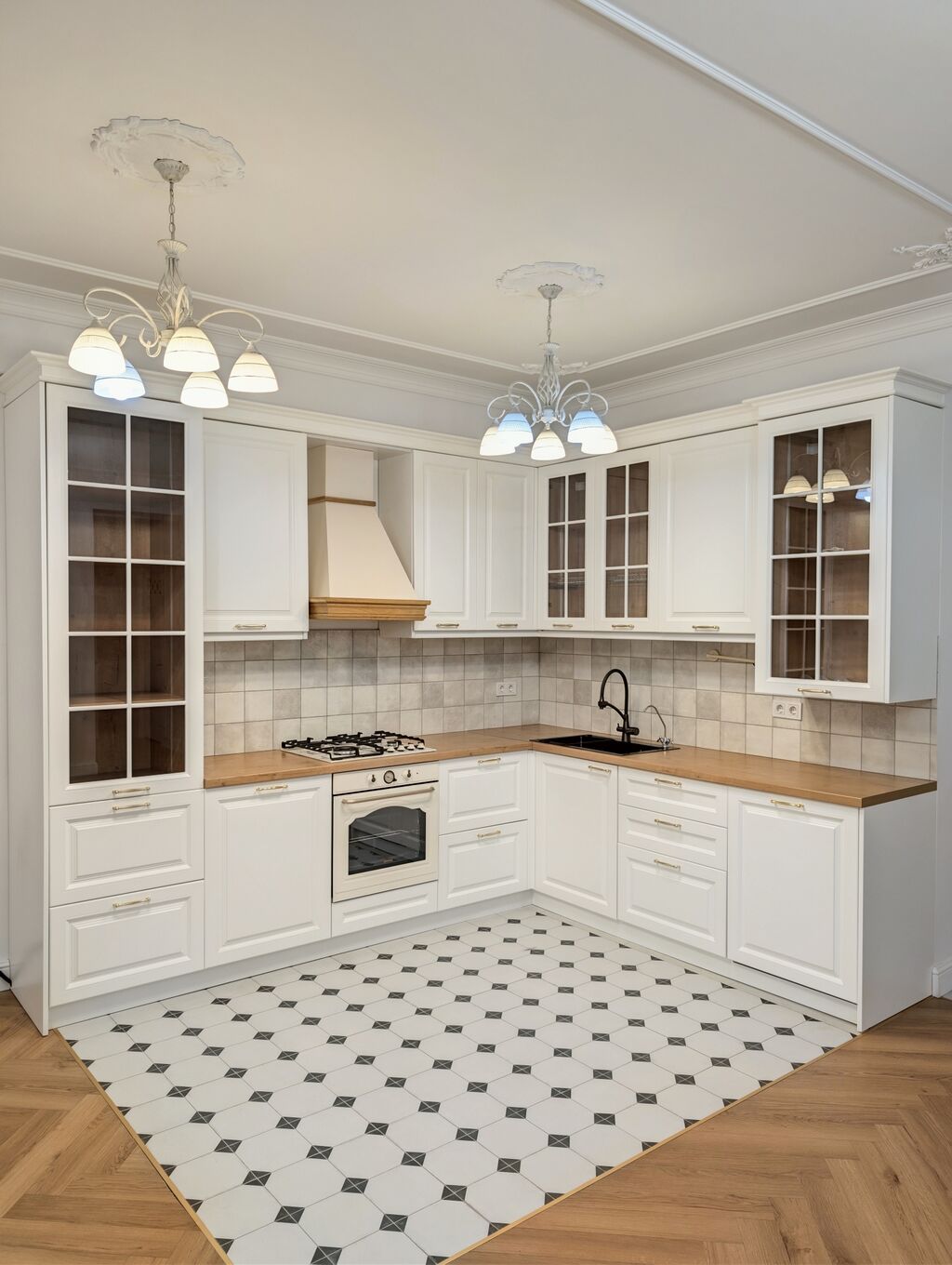 3 комнаты, 101 м², Золотой квадрат Элитка, 7 этаж, Дизайнерский ремонт: фото 1