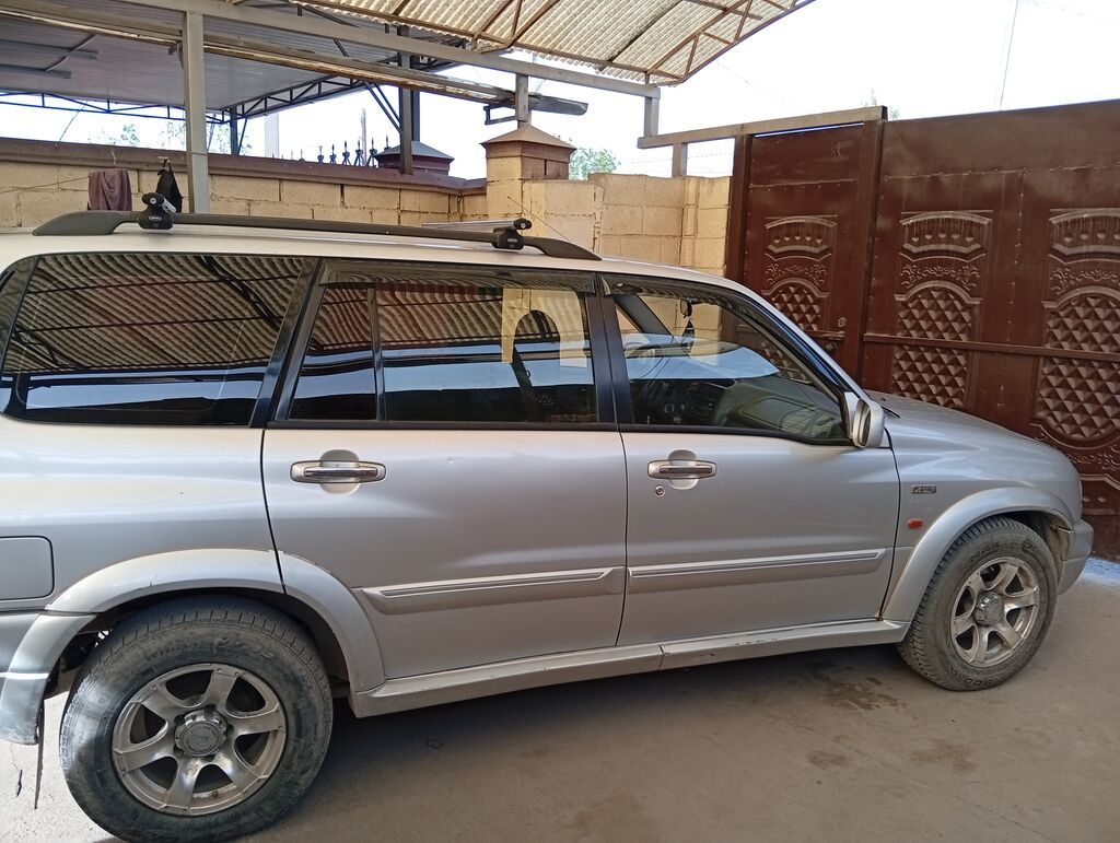 Suzuki XL7: 2001 г., 2.7 л, Механика, Газ, Внедорожник: фото 4