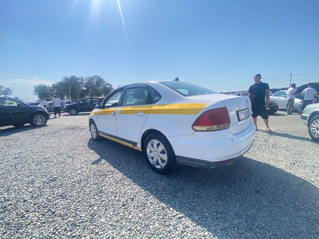 Volkswagen Polo: 2018 г., 1.6 л, Механика, Бензин, Седан: фото 3