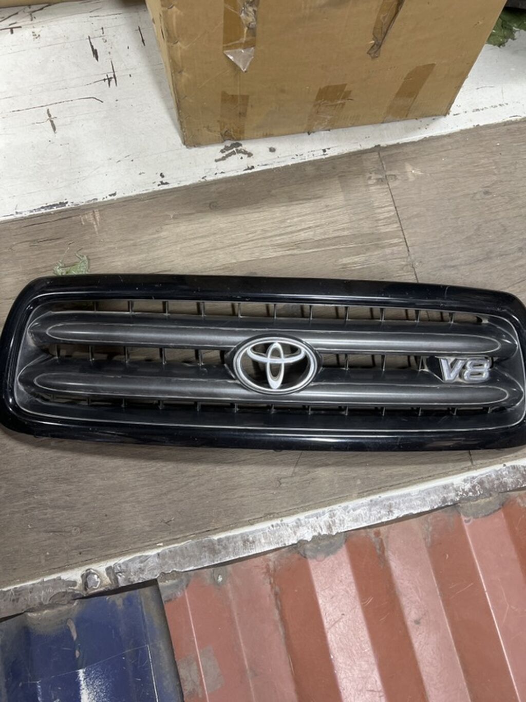Решетка радиатора Toyota 2000 г., Б/у, Оригинал: фото 3