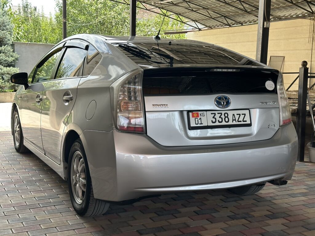 Toyota Prius: 2012 г., Вариатор, Гибрид, Хэтчбэк: фото 3