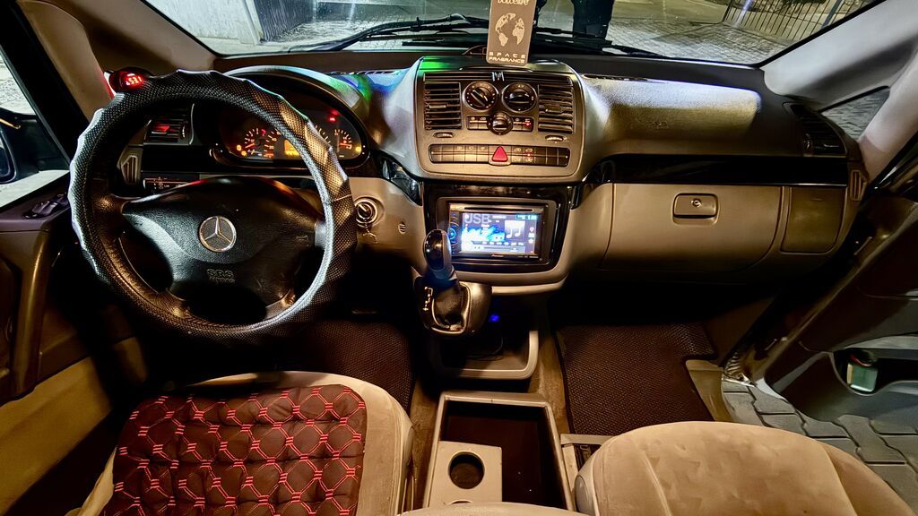 Mercedes-Benz Viano: 2005 г., 2.2 л, Автомат, Дизель, Минивэн: фото 6