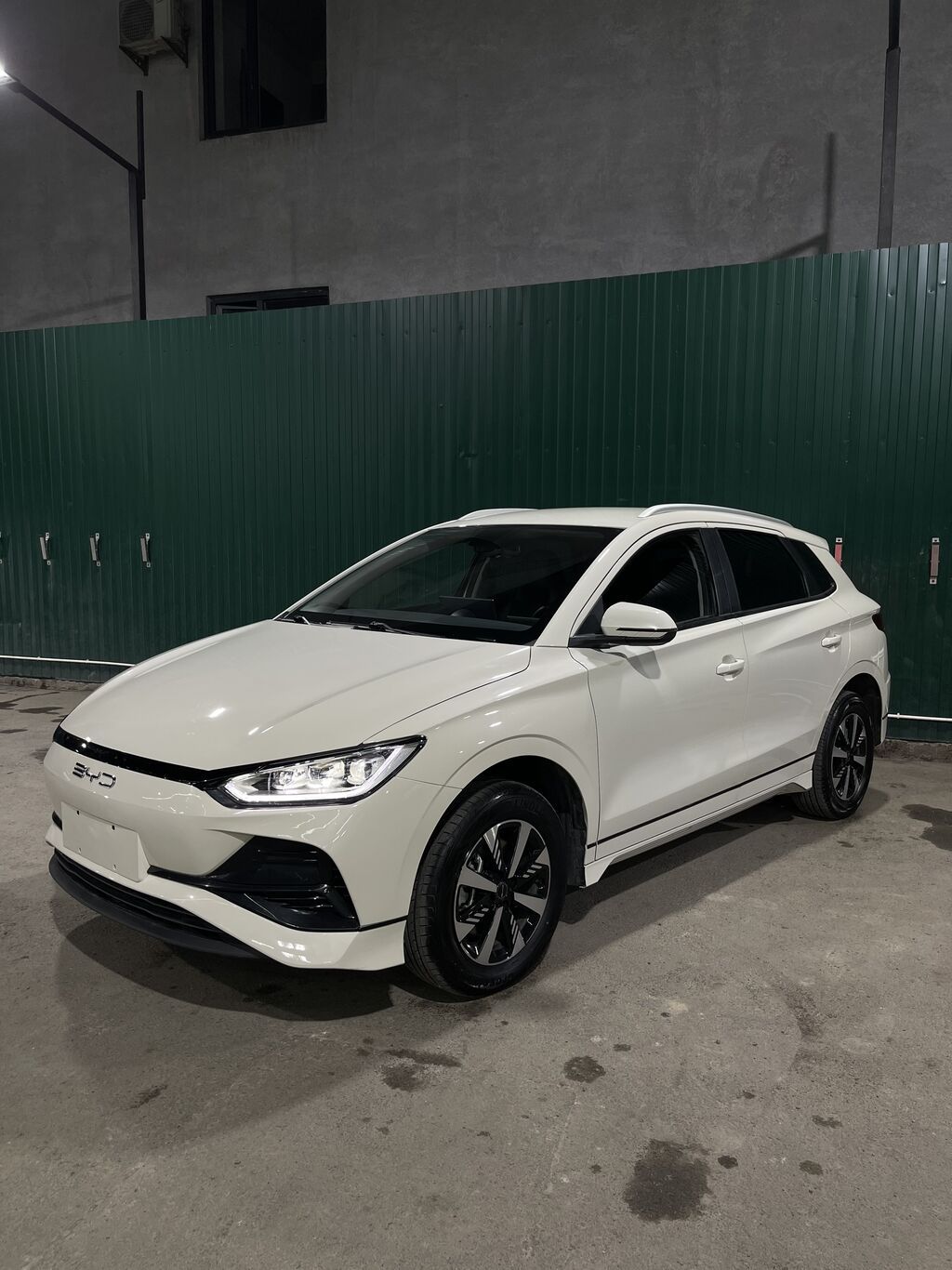 BYD E2