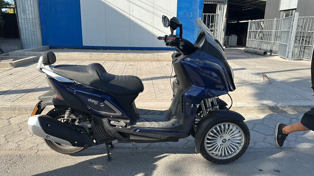Макси-скутер 300 куб. см, Бензин, Новый: фото 3