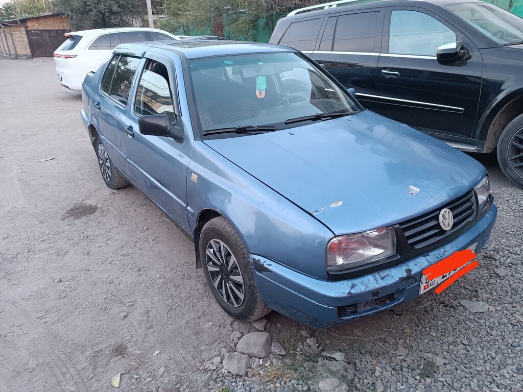 Volkswagen Vento: 1994 г., 1.8 л, Механика, Бензин, Седан: фото 8