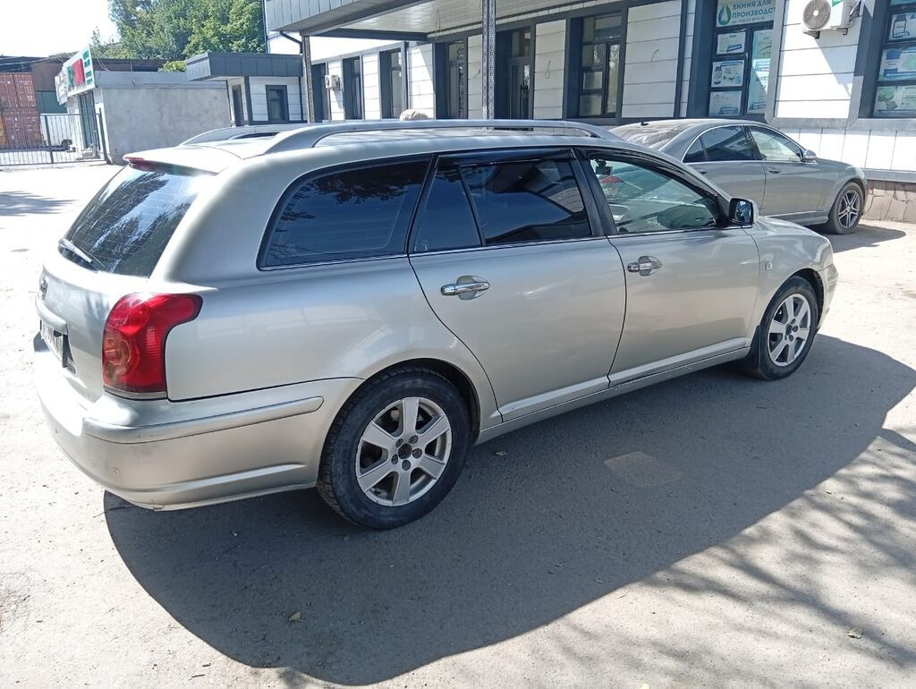 Toyota Avensis: 2004 г., 1.8 л, Автомат, Бензин, Универсал: фото 7