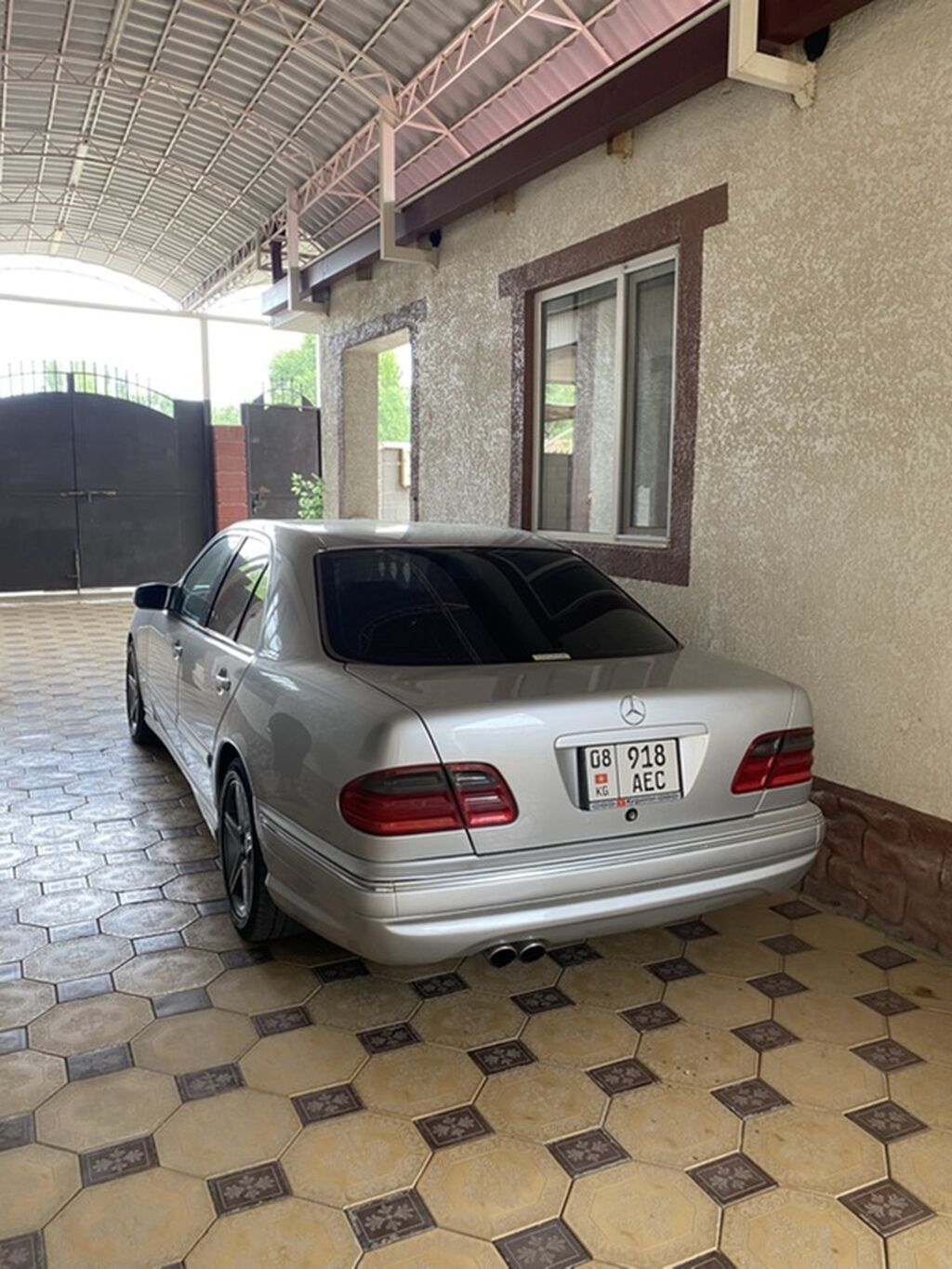 Mercedes-Benz E-Class: 2001 г., 3.2 л, Автомат, Бензин, Седан: фото 1
