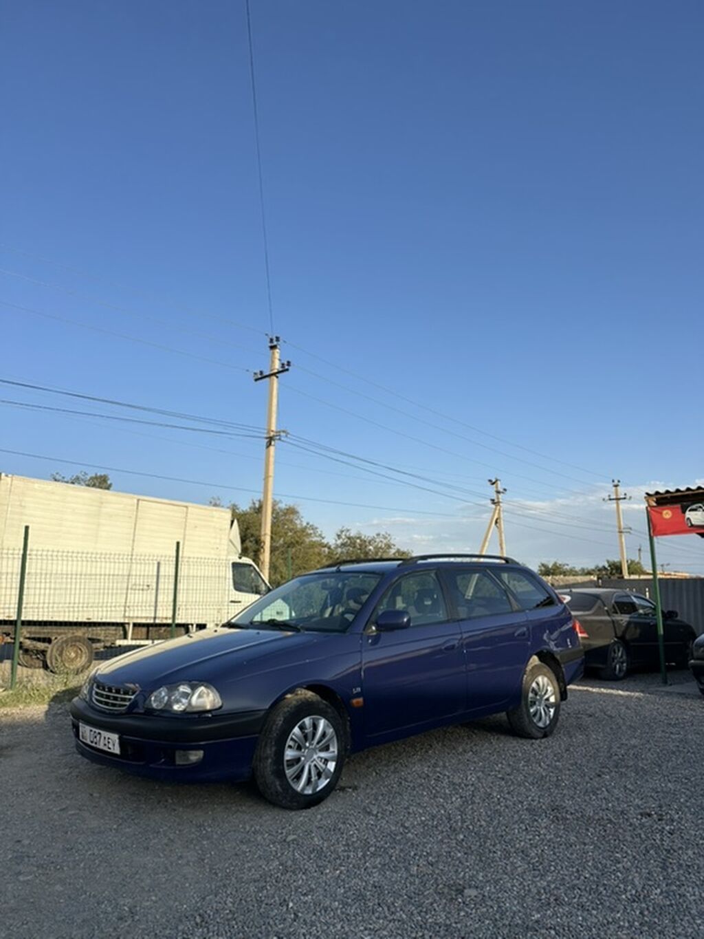 Toyota Avensis: 1998 г., 1.8 л, Механика, Бензин, Универсал: фото 2