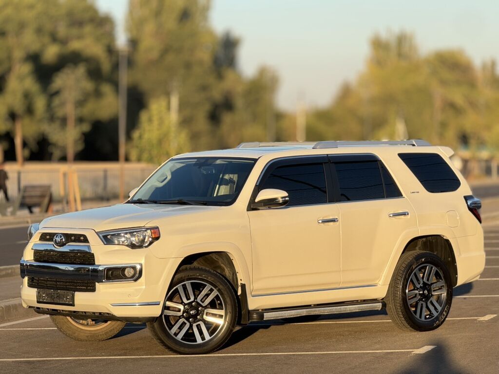 Toyota 4Runner: 2018 г., 4 л, Автомат, Бензин, Внедорожник: фото 4