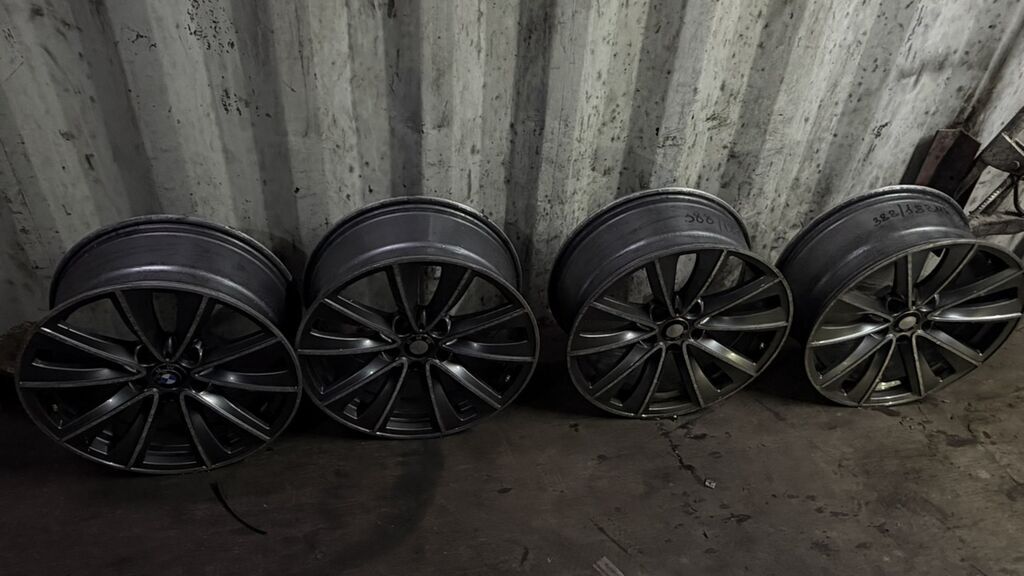 Комплект из 4 литых дисков для BMW - Диаметр: 18 - Посадочные: фото 1