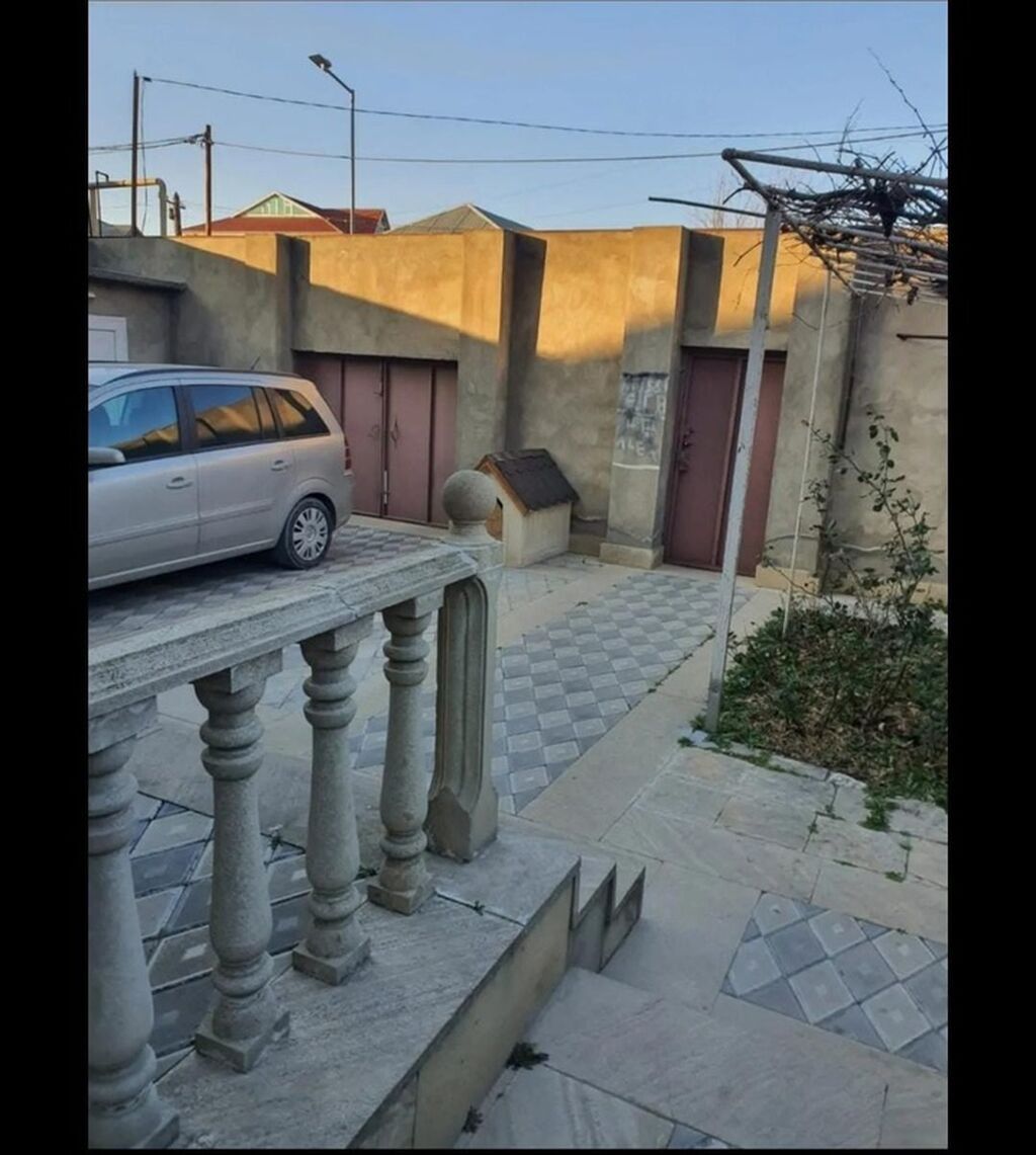 8 otaq, 270 kv. m, Orta təmir