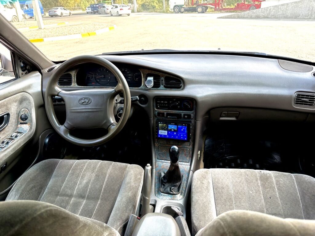 Hyundai Sonata: 1998 г., 1.8 л, Механика, Бензин, Седан: фото 4