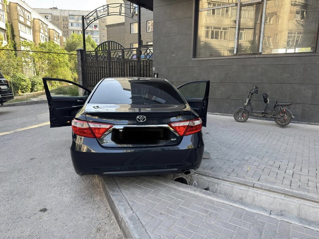 Toyota Camry: 2017 г., Автомат, Бензин, Седан: фото 3