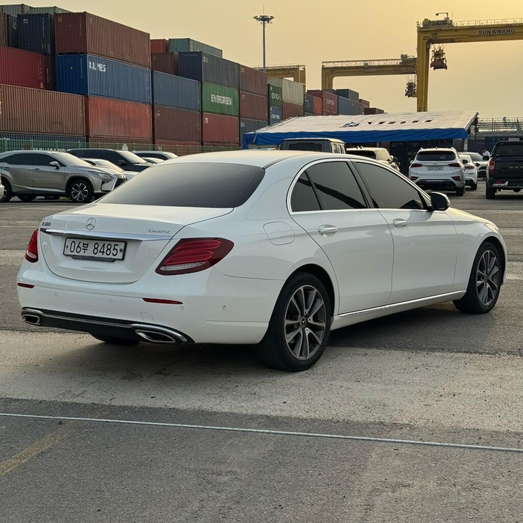 Mercedes-Benz E-Class: 2018 г., Автомат, Бензин, Седан: фото 3