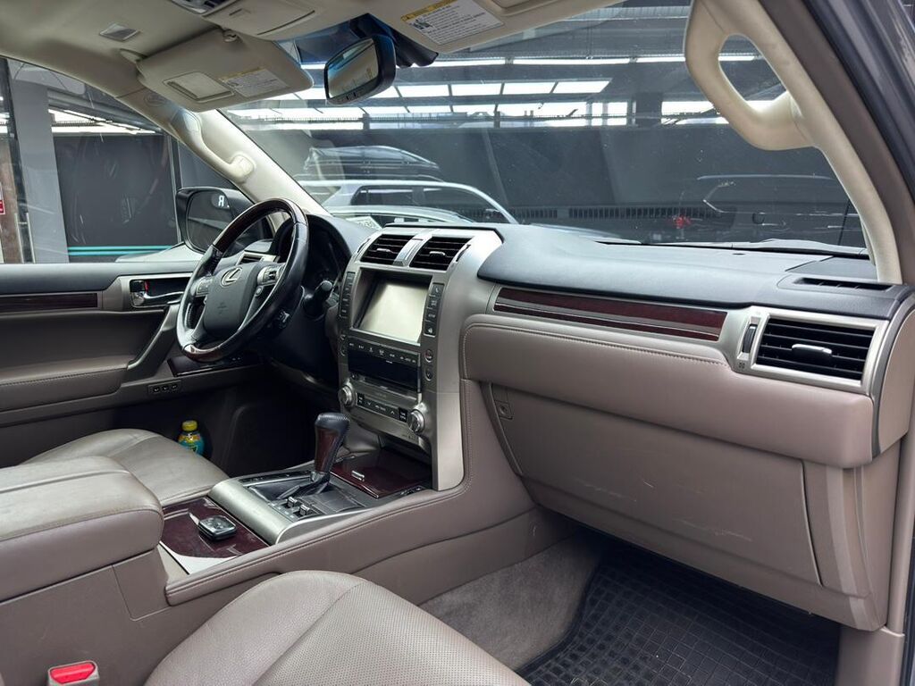 Lexus GX: 2017 г., 4.6 л, Автомат, Бензин, Внедорожник: фото 8