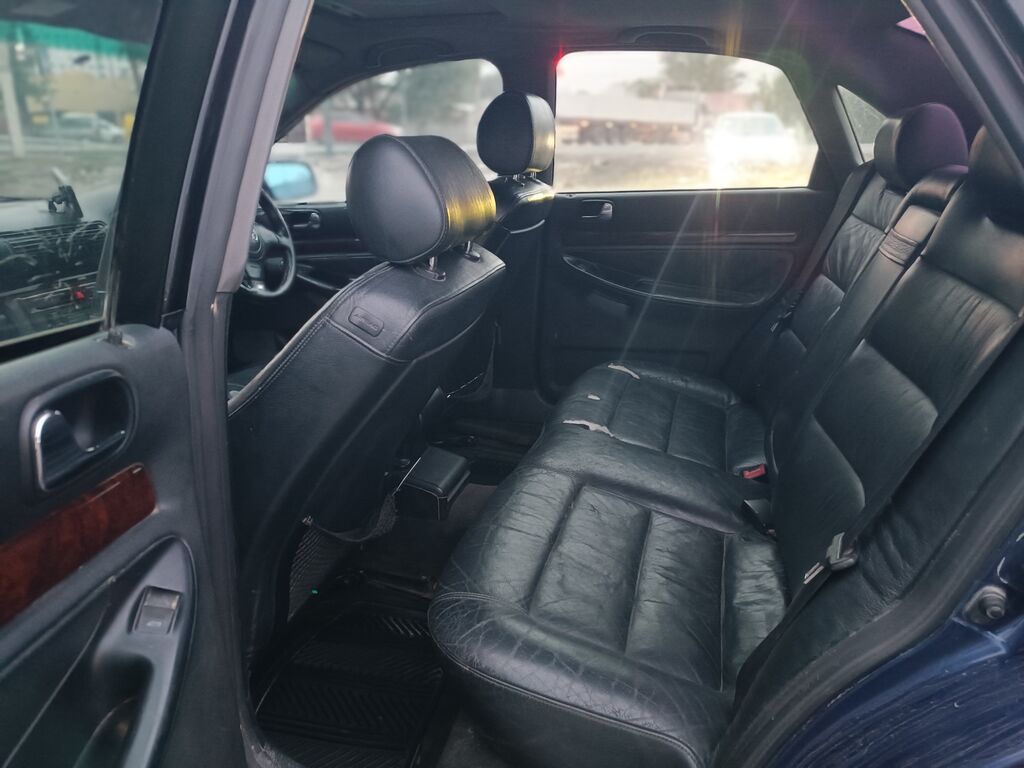 Audi A4: 2000 г., 1.8 л, Механика, Бензин, Седан: фото 2