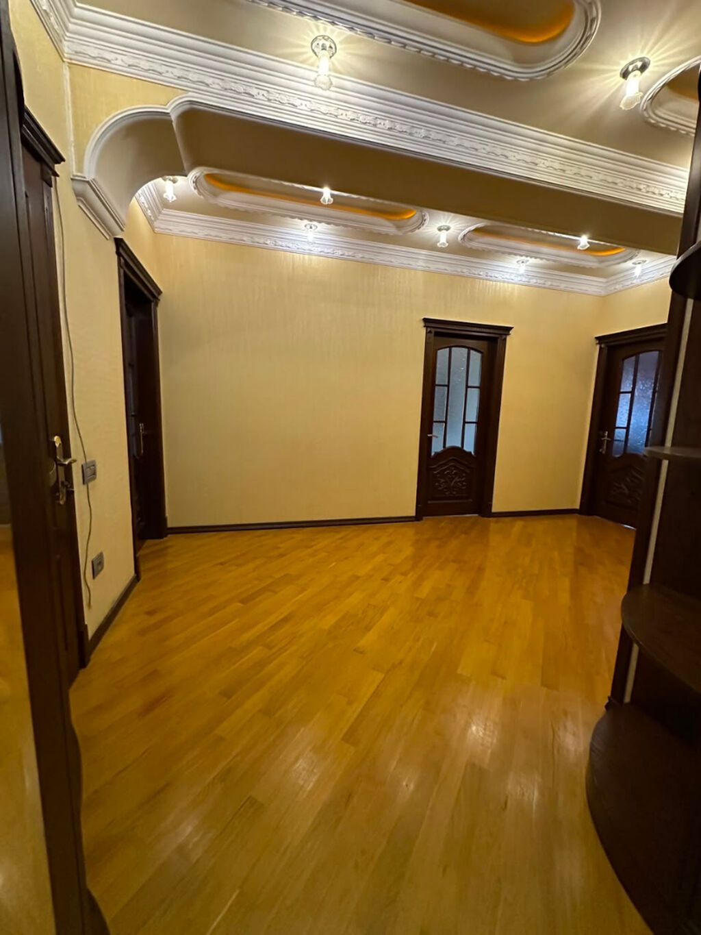 3 otaqlı, Yeni tikili, 136 kv. m