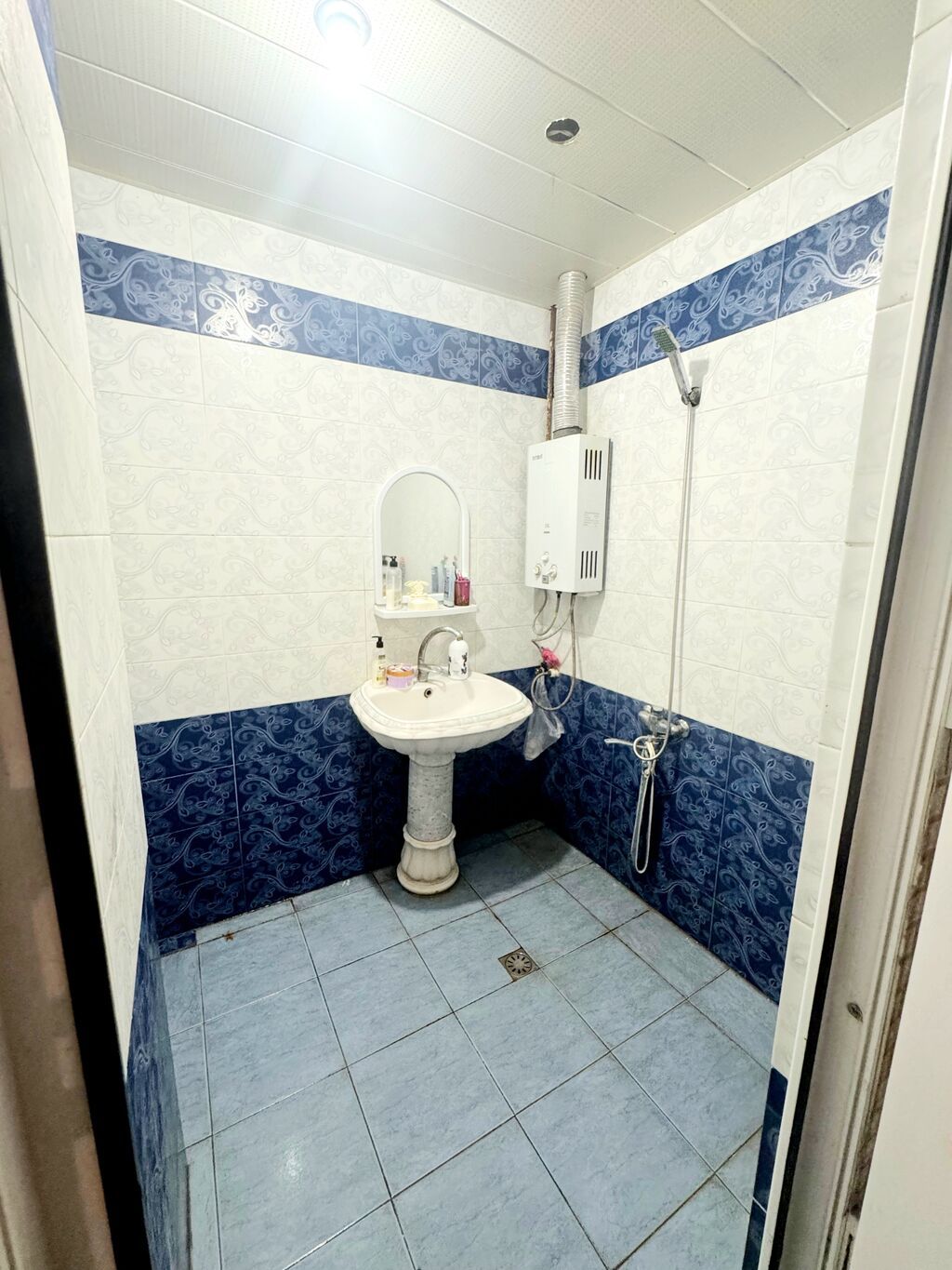 4 otaqlı mənzil – geniş və işıqlı - Plan: qonaq otağı, ayrıca mətbəx