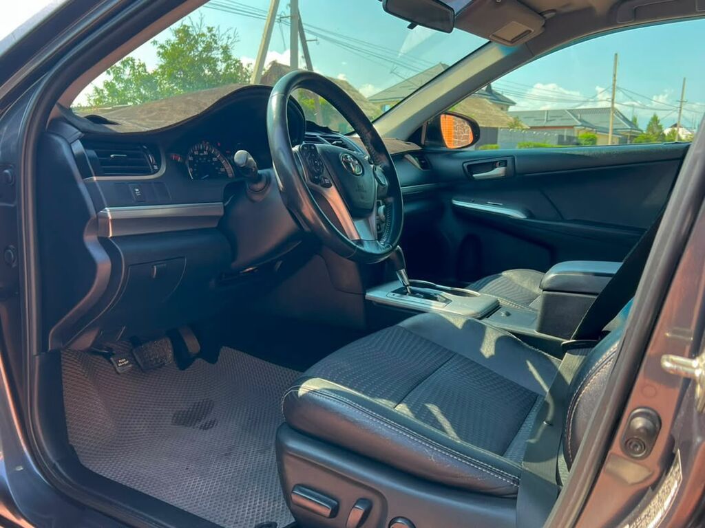 Toyota Camry: 2014 г., 2.5 л, Автомат, Газ, Седан: фото 2