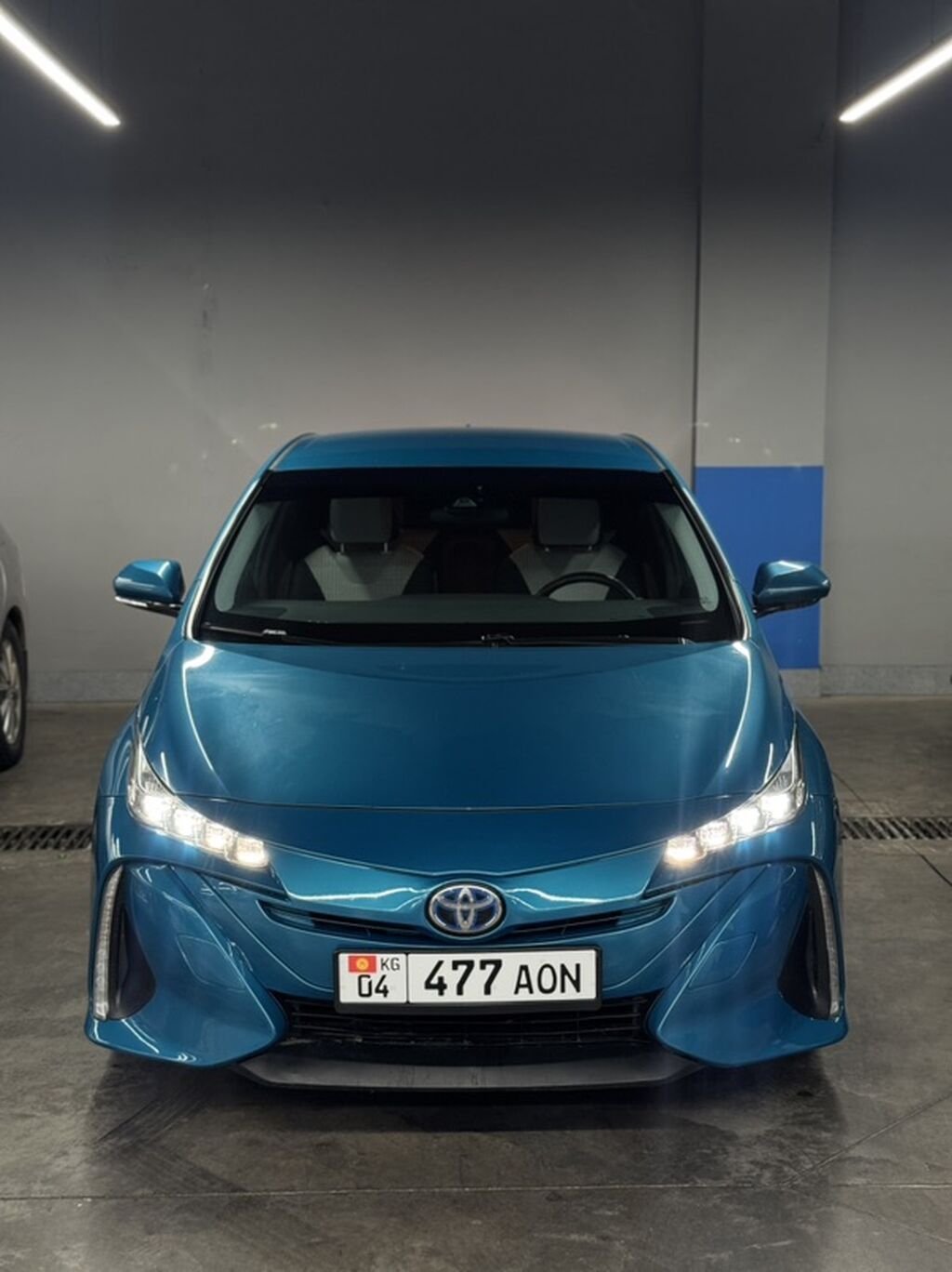 Toyota Prius: 2017 г., 1.8 л, Автомат, Гибрид, Лифтбек: фото 3