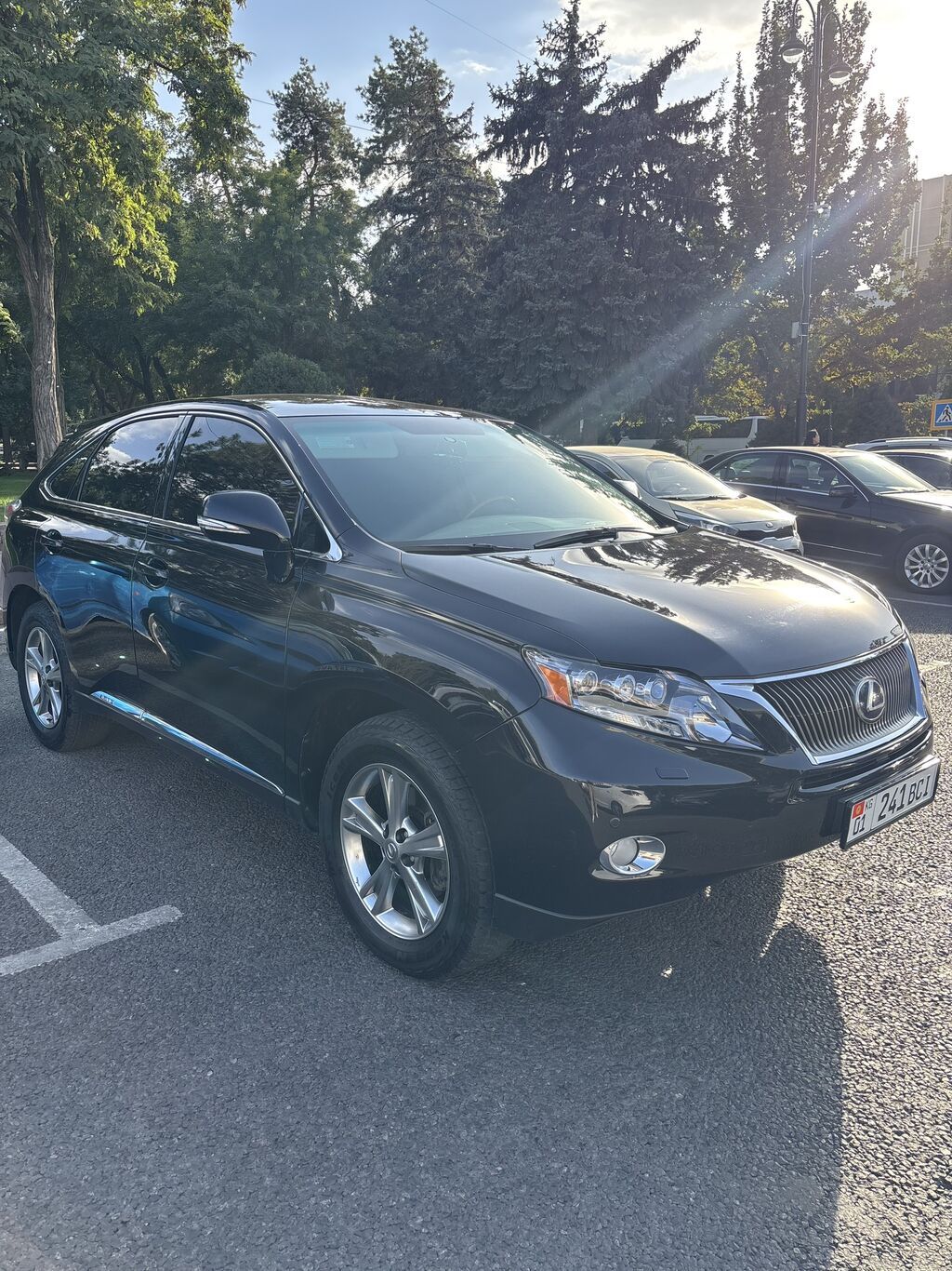 Lexus RX: 2010 г., 3.5 л, Автомат, Гибрид, Внедорожник: фото 3