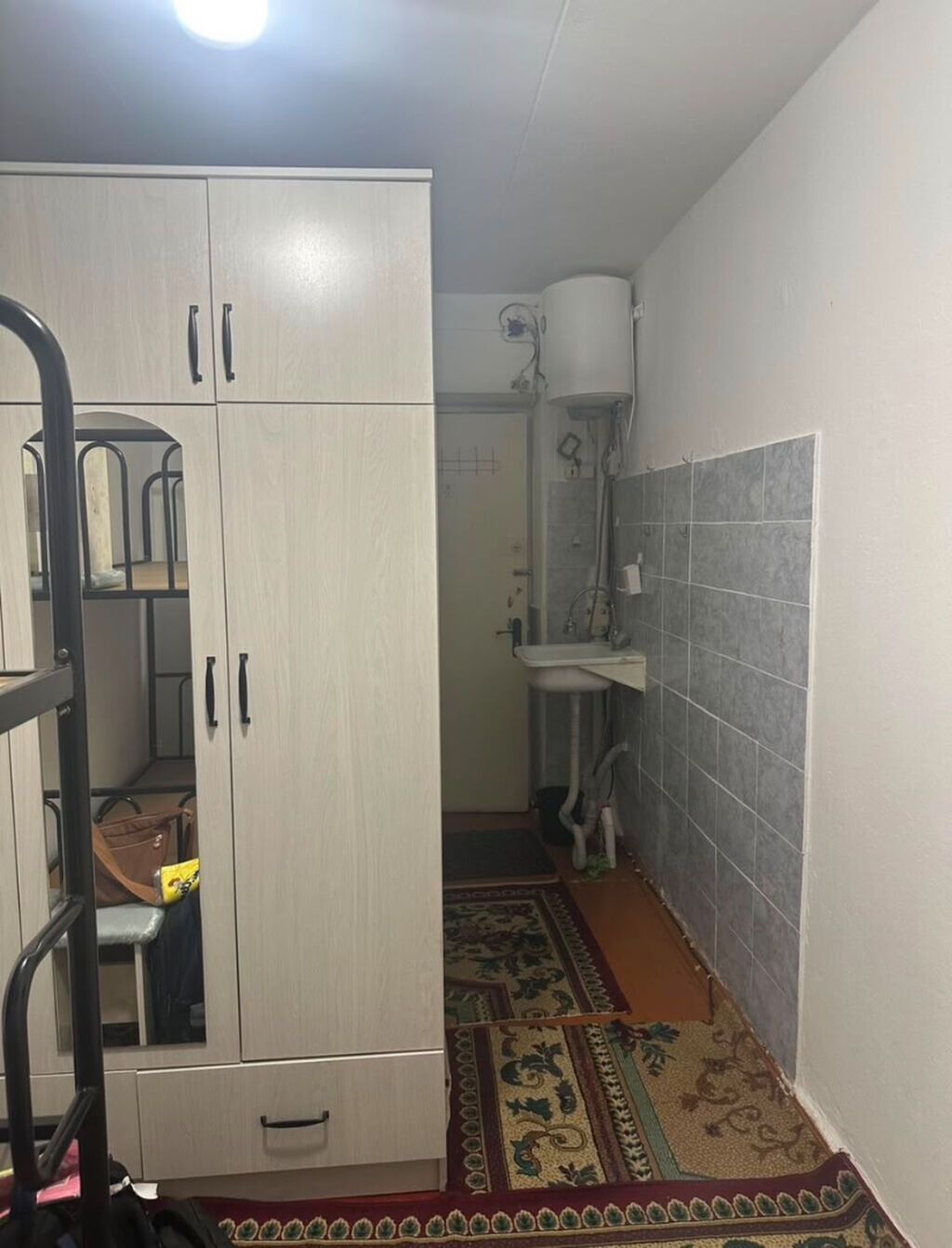 Студия, 12 м², ул. Ахунбаева / Малдыбаева Гостиничный тип, 1 этаж, Косметический ремонт: фото 4