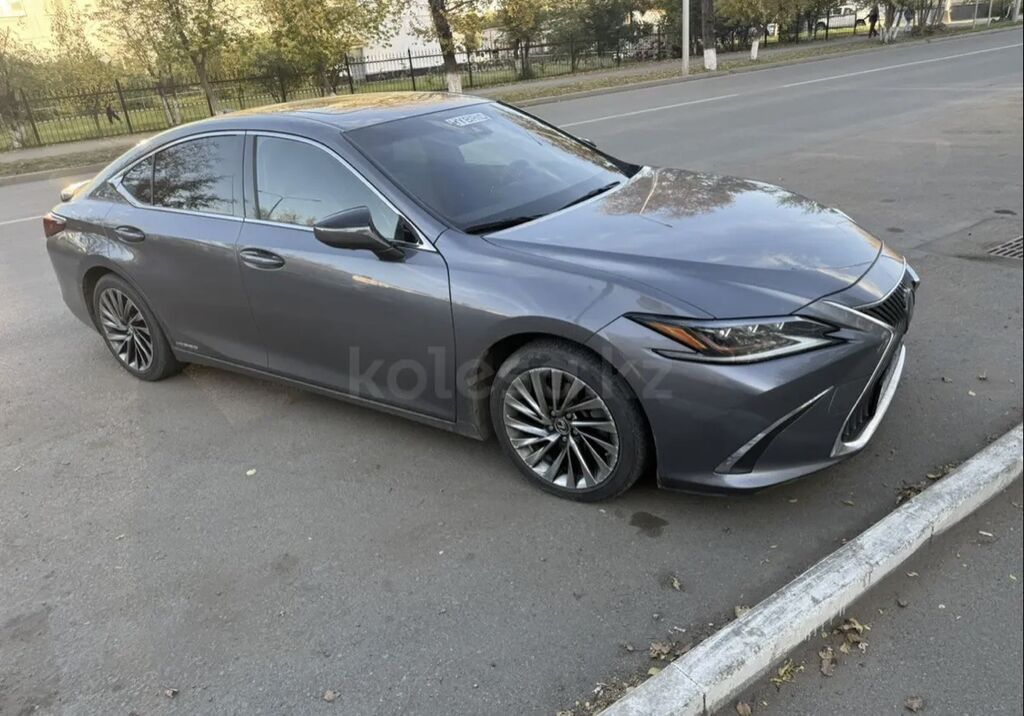 Lexus ES: 2018 г., Гибрид, Седан: фото 2