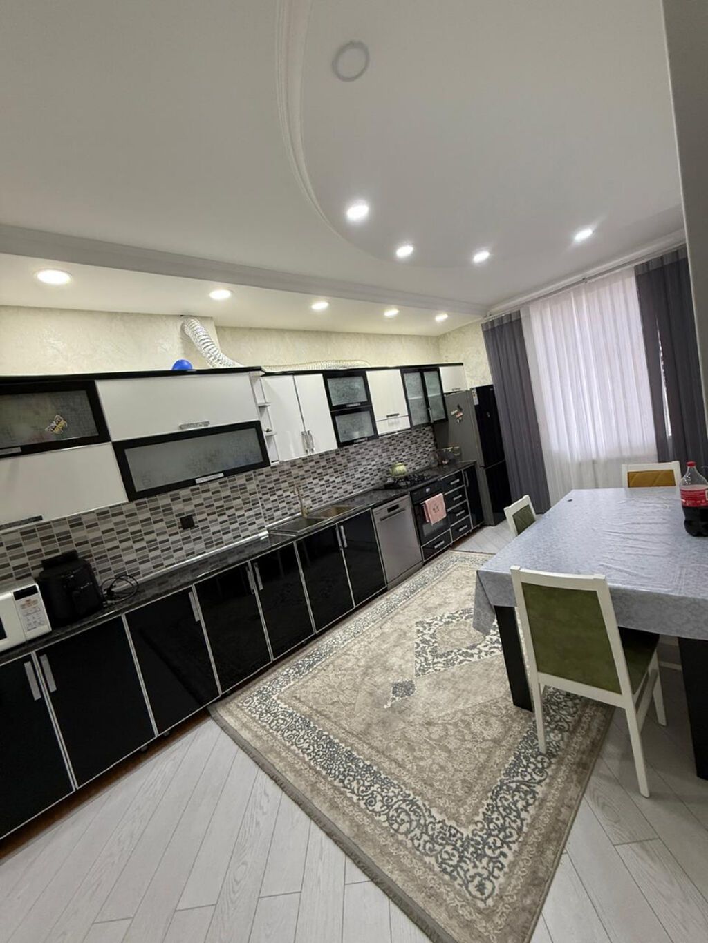 4 otaqlı, Yeni tikili, 135 kv. m