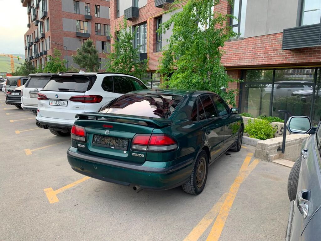 Mazda 626: 1998 г., 2 л, Автомат, Бензин, Седан: фото 1