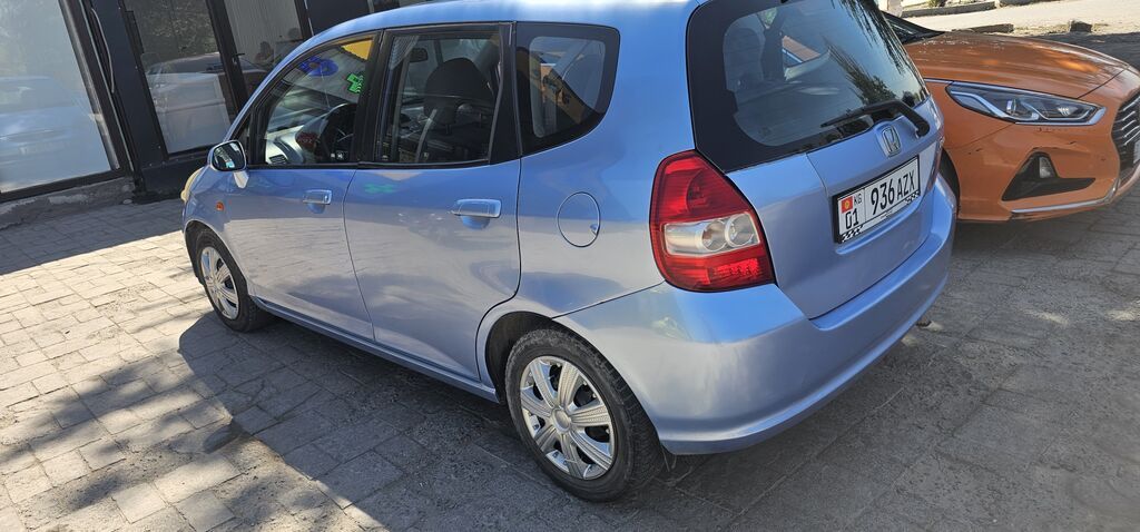 Honda Jazz: 2003 г., 1.3 л, Механика, Бензин, Хэтчбэк: фото 8