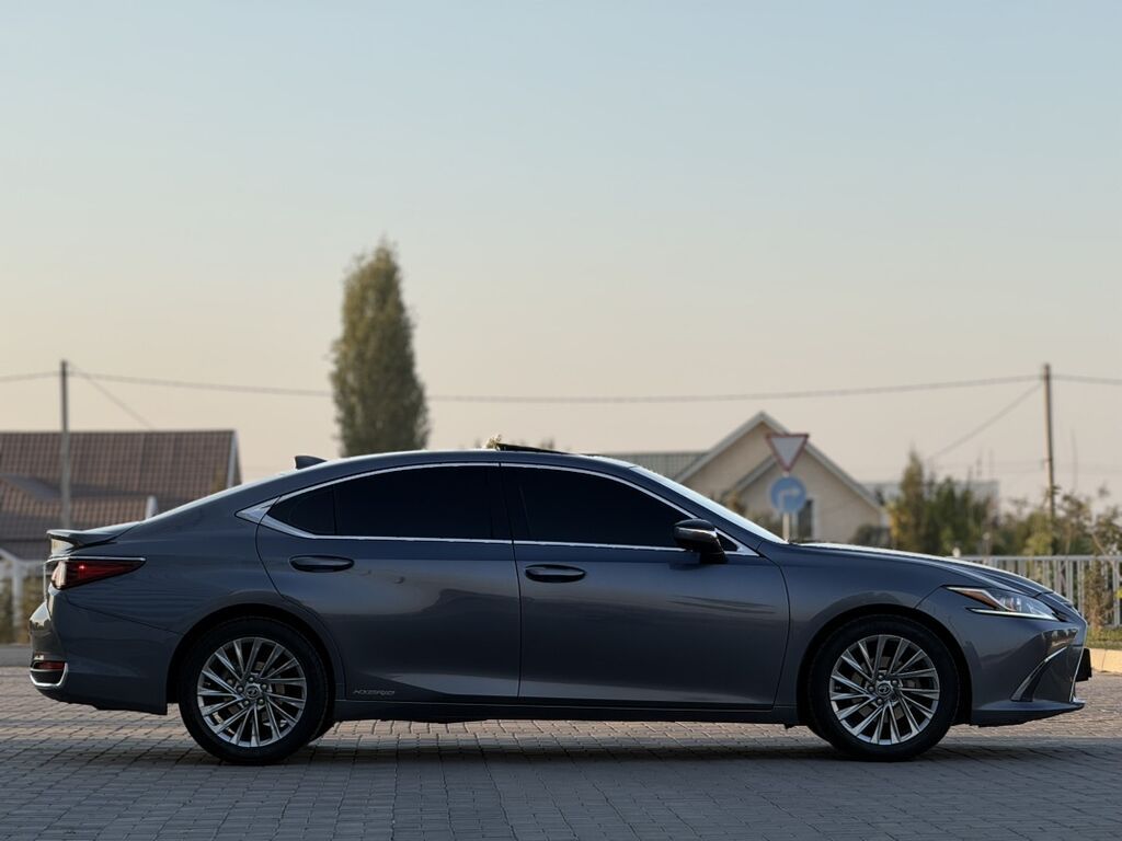 Lexus ES: 2019 г., 2.5 л, Автомат, Гибрид, Седан: фото 4