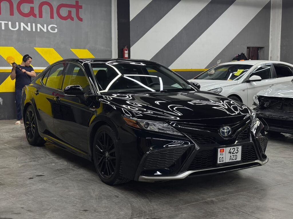 Toyota Camry: 2020 г., 2.5 л, Вариатор, Гибрид, Седан: фото 2