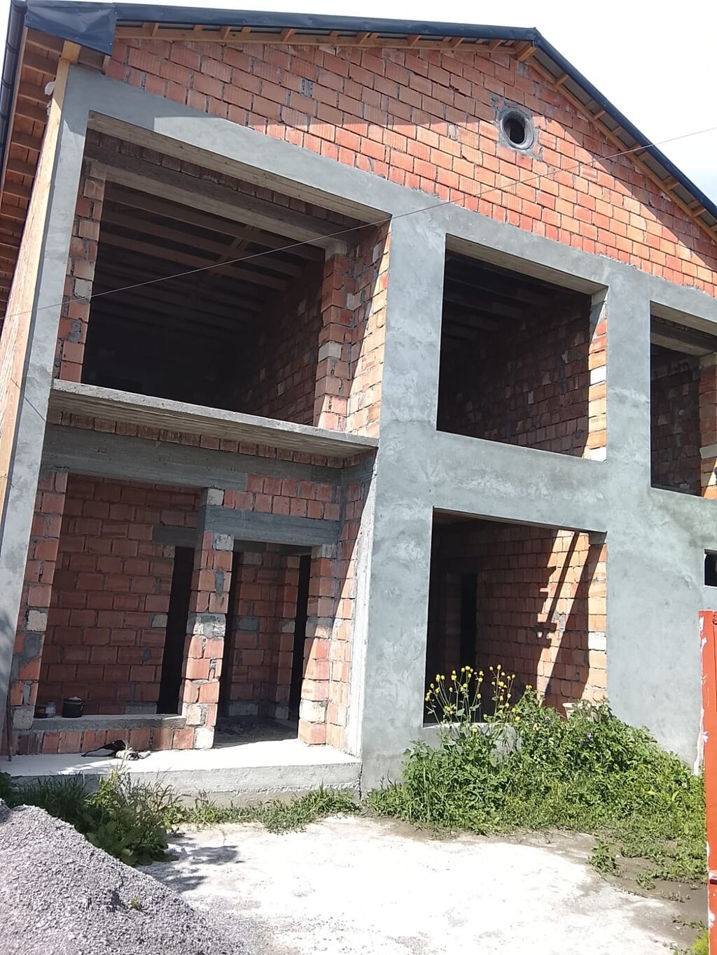 4 otaqlı, 140 kv. m, Təmirsiz