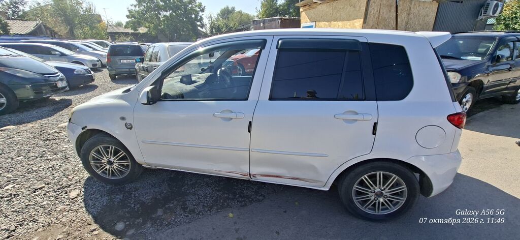 Mazda Demio: 2004 г., 1.5 л, Автомат, Бензин, Хэтчбэк: фото 4