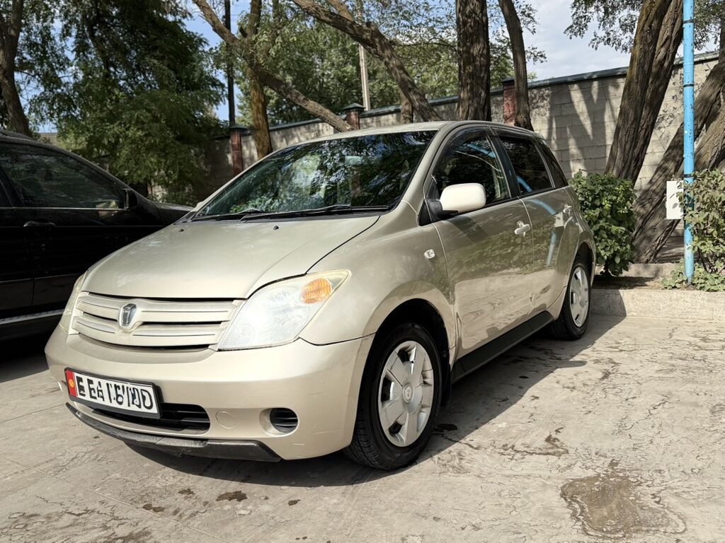 Toyota Ist: 2003 г., 1.3 л, Автомат, Бензин, Хэтчбэк: фото 3