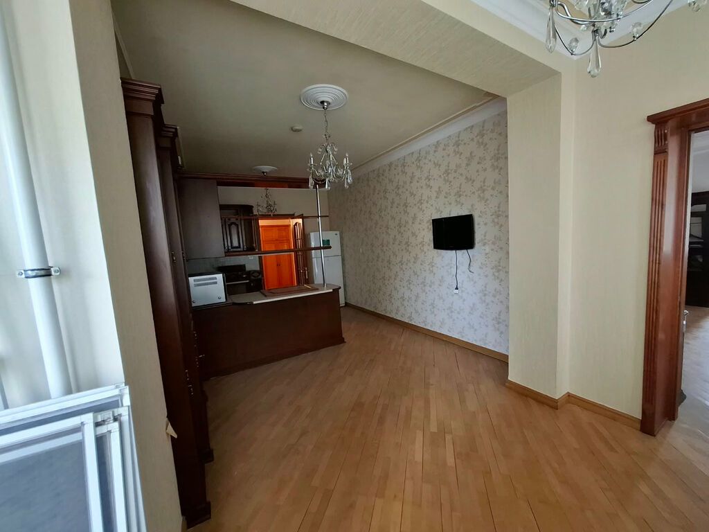 5 otaqlı, Yeni tikili, 166 kv. m