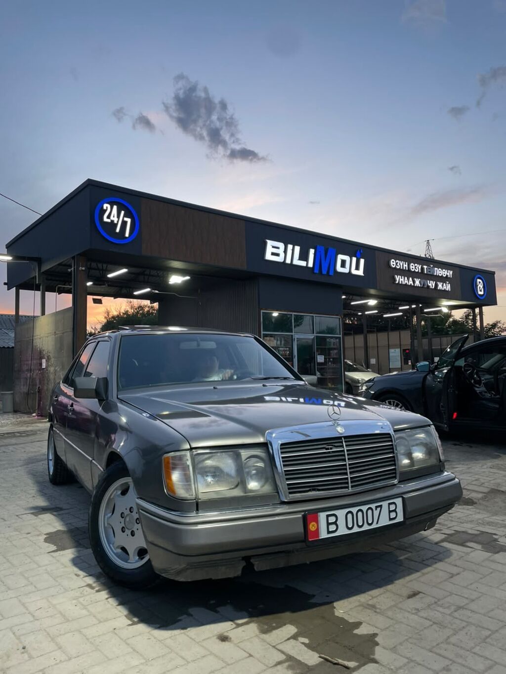 Mercedes-Benz E-Class: 1990 г., 2 л, Механика, Бензин: фото 1