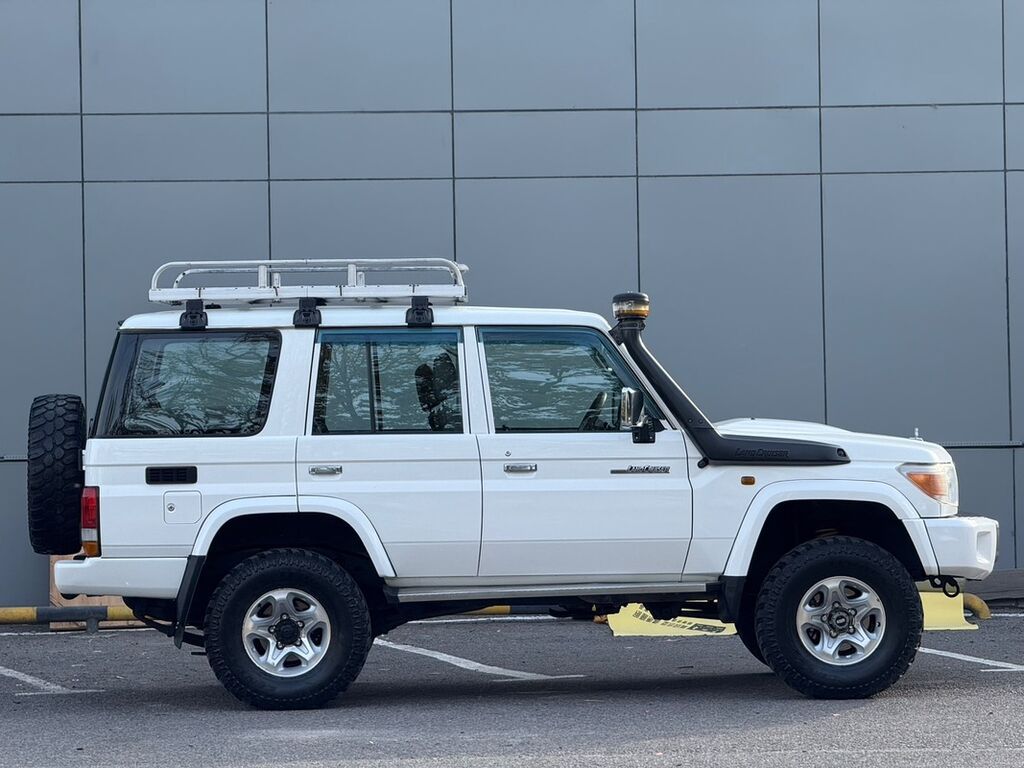 Toyota Land Cruiser: 2014 г., 4.2 л, Механика, Дизель, Внедорожник: фото 4
