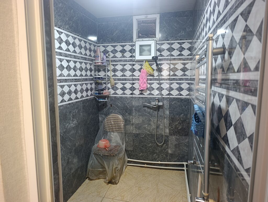 Yeni Ramanada Şuşa qəsəbəsinə çatmamış Pətək və Araz supermarket in