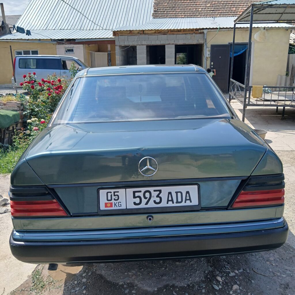 Mercedes-Benz W124: 1990 г., 2.3 л, Механика, Бензин, Седан: фото 2