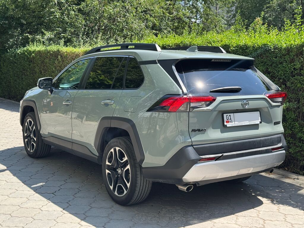Toyota RAV4: 2020 г., Бензин, Кроссовер — фото 4