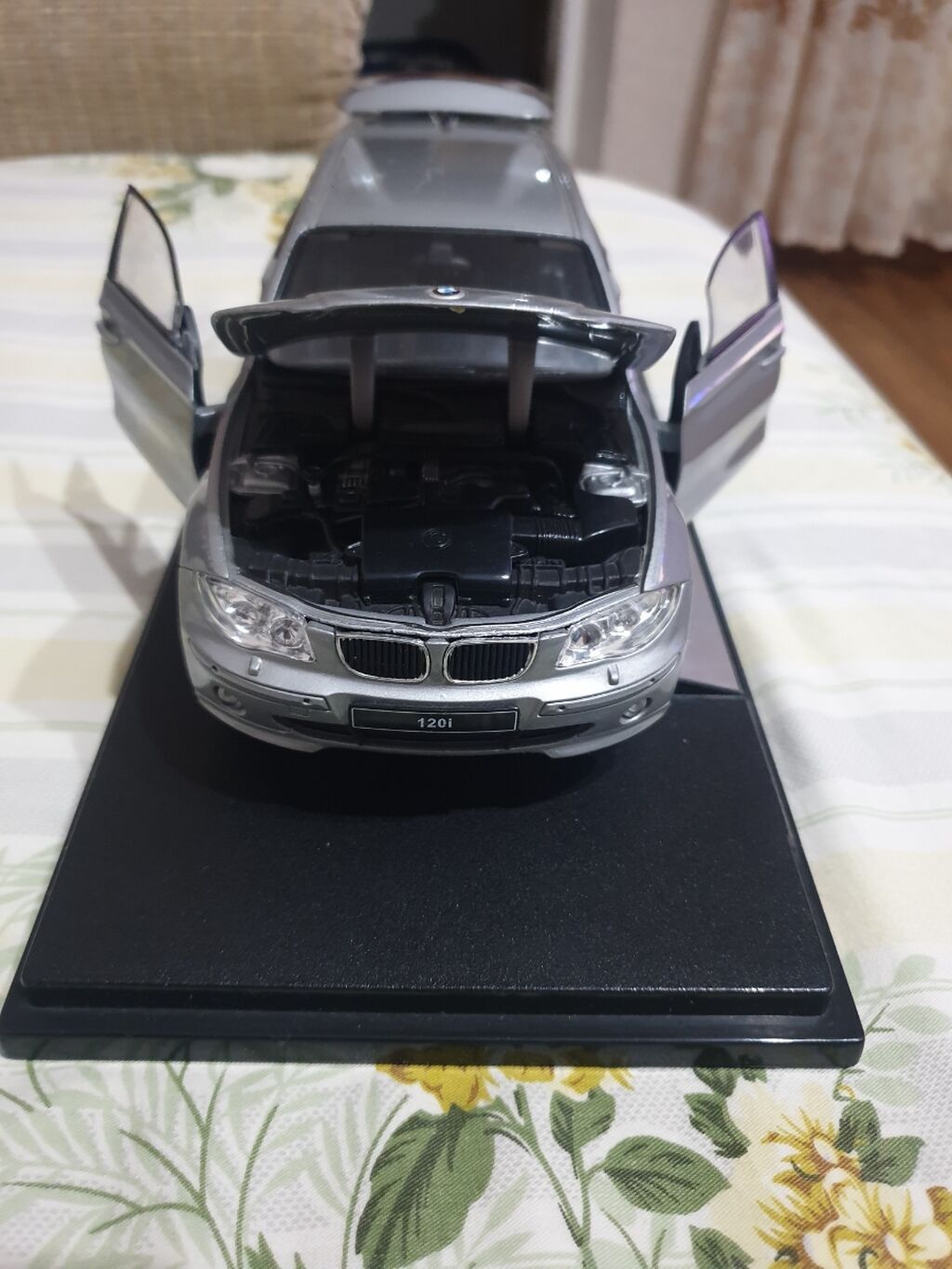 Коллекционная масштабная модель BMW 120i (Welly). Зеркала дверные: фото 3