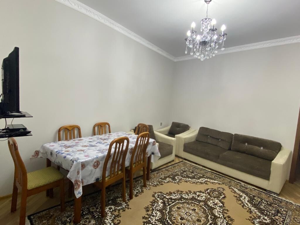80 kv. m, 2 otaqlı, Kombi, Qaz, İşıq