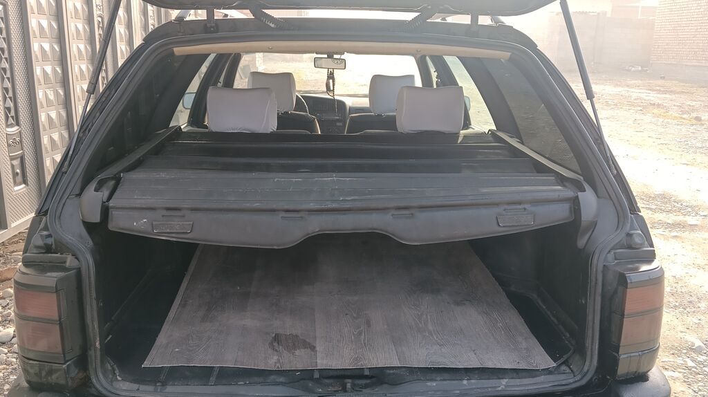 Volkswagen Passat Variant: 1992 г., 1.8 л, Механика, Бензин, Универсал: фото 7