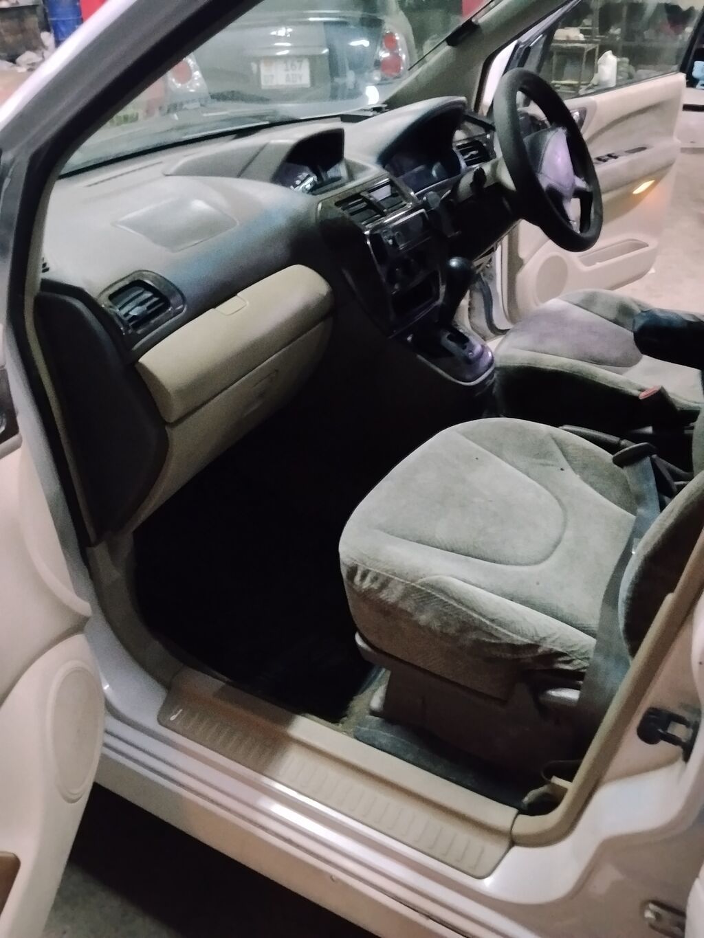 Mitsubishi Chariot: 1998 г., 2.4 л, Автомат, Бензин, Минивэн: фото 8
