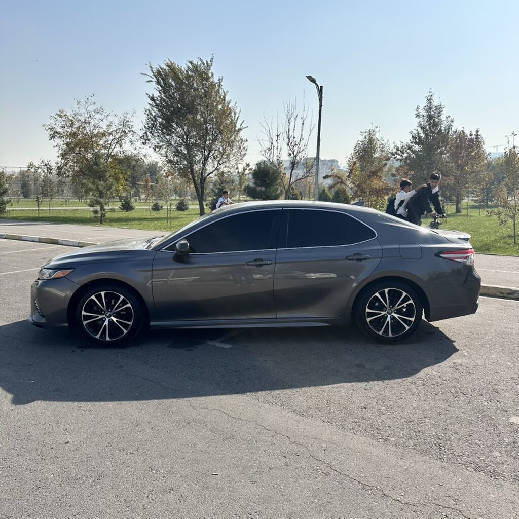 Toyota Camry: 2019 г., Автомат, Бензин, Седан: фото 2