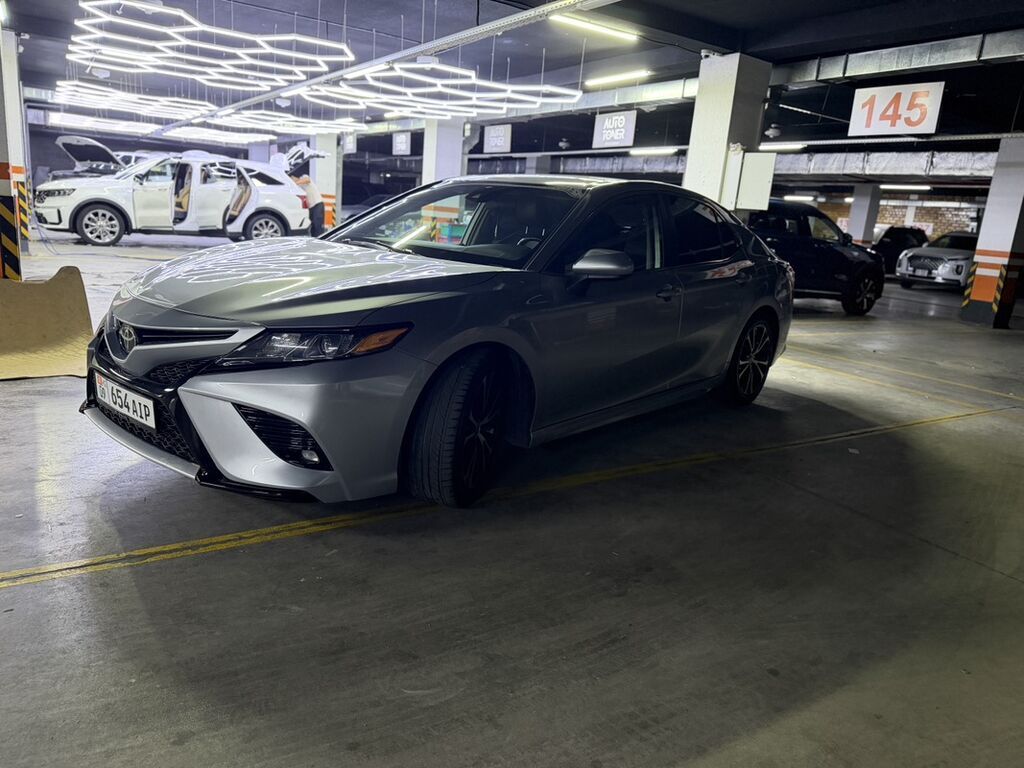 Toyota Camry: 2020 г., 2.5 л, Автомат, Бензин, Седан: фото 2