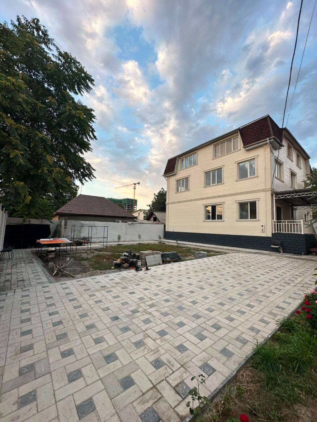Продаётся 3-этажный дом в Рабочем городке Площадь дома — 600 м²: фото 2